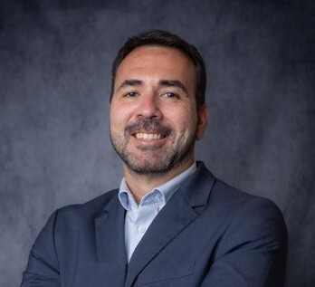 David Ramoy Headshot 1